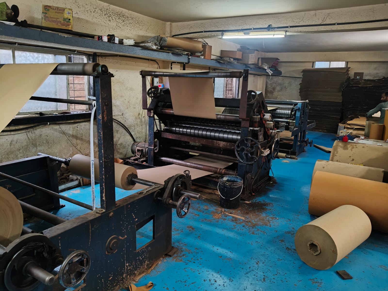Box-making machine in operation